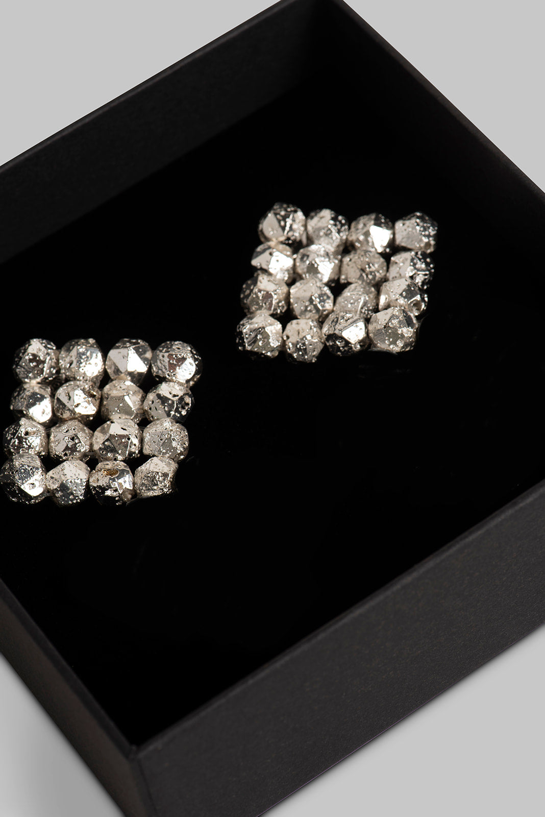 Ari Earrings Rhodium